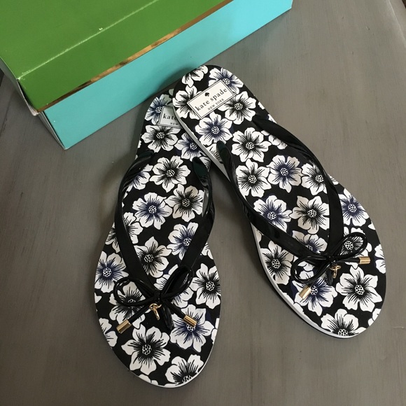 kate spade Shoes - NWOT KATE SPADE  Black Rubber Sandals